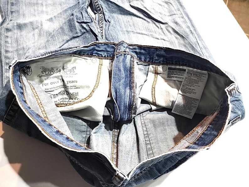 Levi's 505 Mens Jeans Actual 36x29 Blue Denim Straight Leg Regular Fit Boot Cut image 3