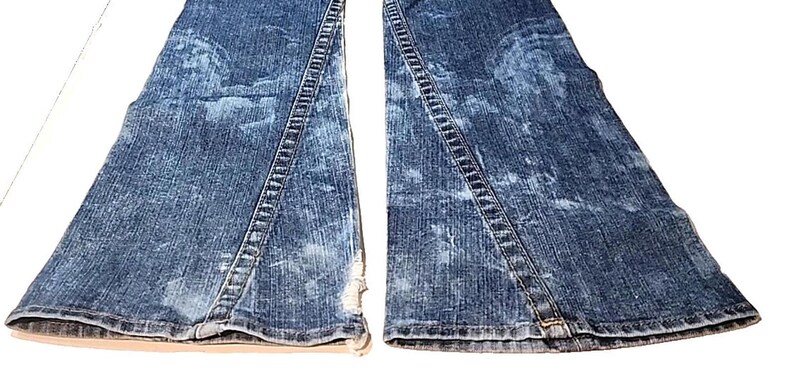 True Religion Joey Jeans Blue Distressed Flap Pocket Bell Bottom 30Wx34L image 4