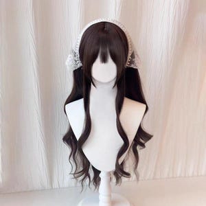Leuke bruine pruik met dubbele paardenstaart, zwarte thee, bruine pruik, schattige hoge temperatuur zijden pruik in Lolita-stijl, lieve en schattige lange pony