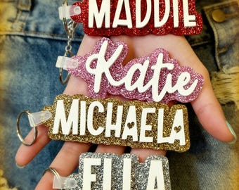 Spersonalizowana zawieszka na plecak dla dzieci, akrylowy brelok z imieniem, zawieszka na pudełko na lunch, zawieszka na torbę na pieluchy, artykuły szkolne