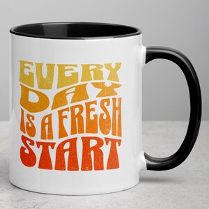 Taza de cerámica retro de otoño con cita motivadora: "Cada día es un nuevo comienzo" - Taza de café con diseño ondulado vintage
