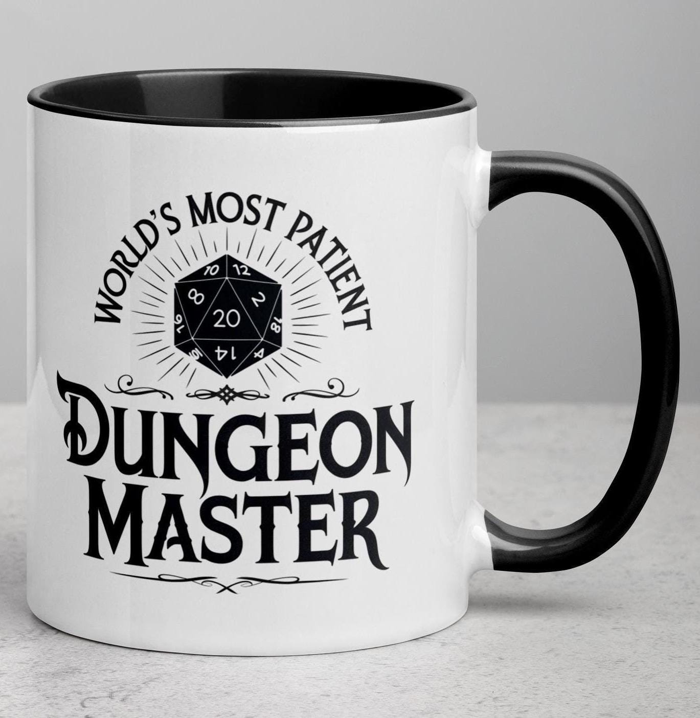 Caneca inspirada em Dungeons & Dragons. Copo de cerâmica Dungeon Master, presente de fantasia para entusiastas de DnD, jogadores de mesa, presente para geeks e amantes de RPG