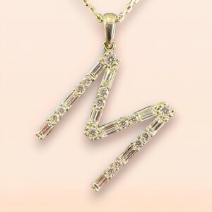 Collar de letras Corte Baguette y Collar de letras de diamantes de talla redonda, Collar de diamantes inicial Regalo del día de San Valentín Regalo de Navidad personalizado