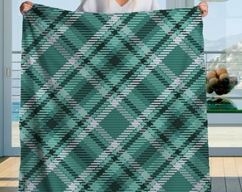 Green Plaid Sherpa Throw Blanket Cozy Woven Pattern