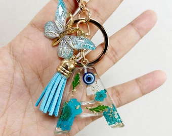 Dried Flower Letters Keychain Popular Resin Alphabet Keyring Butterfly Tassel Pendant Key Ring Women Jewelry Accessories Personalized Gifts