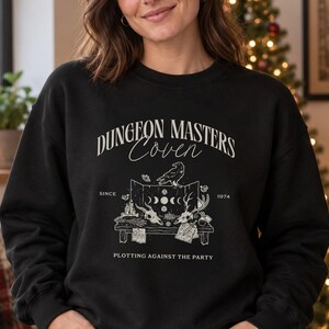 DnD Sweatshirt Dungeon Masters Coven, Dark Fantasy Motiv als DnD DM Geschenk für jeden Dungeon Master, D20 Geschenk
