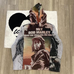 Bob Marley Tapestry Hoodie | Vintage Style, Unisex Pullover, Cool Graphic Sweatshirt, Unique Gift for Music Lovers & Fans, Birthday Gift