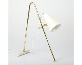 Luminária de mesa moderna de latão de meados do século - Luminária de mesa com abajur cônico ajustável - Iluminação artesanal em estilo escandinavo