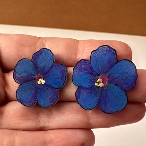 Blue Pimpernel Stud Earrings Hand-Painted Acrylic Flower Earrings zdjęcie 7