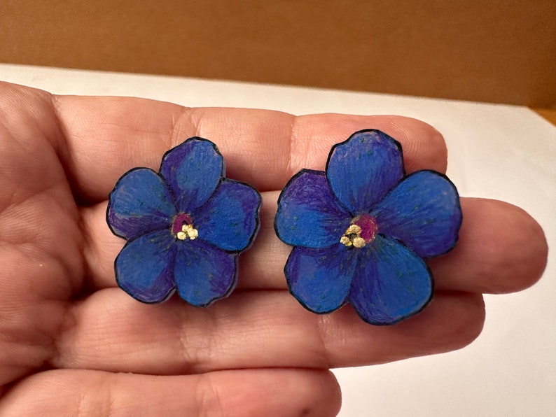 Blue Pimpernel Stud Earrings Hand-Painted Acrylic Flower Earrings zdjęcie 7