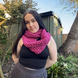 zweifarbiger gehäkelter Schlauchschal für Frauen und Männer Geschenk für sie Geschenk für ihn Fiber Art Winter Accessoire