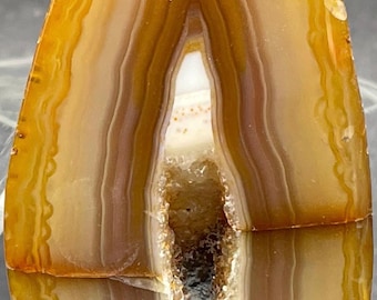 Brazilian Agate Geode: Polished Specimen, Crystal Pocket