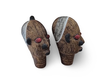 Pair of beaded heads Bamiléké Cameroon African sculpture terracotta and beads decoration guaranteed, very beautiful ethnic objects