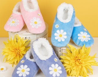 Snoozies! - Womens Super Soft Sherpa Fleece Daisy Slippers with Non Slip Sole in Blue, Pink or Lilac