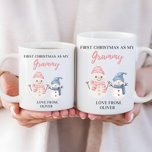 Emballage de tasse de Noël design png, premier Noël en tant que mon grand-mère grammy, emballage de tasse de 11 oz 15 oz, modèle de tasse enveloppante, sublimation de Noël