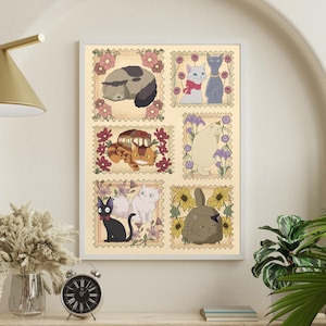 Puede incluir: Un cuadro enmarcado con seis ilustraciones de gatos en estilo de sellos postales. Cada sello presenta un gato diferente, enmarcado por bordes florales en tonos rosa, morado y amarillo. Los gatos var&iacute;an en color y pose, creando una exhibici&oacute;n art&iacute;stica.