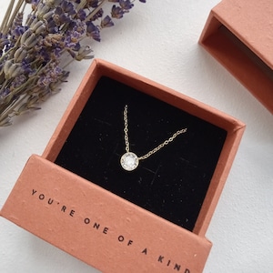 Dainty Gold Necklace, Minimalist Necklace, Dainty Crystal Pendant, Everyday Necklace, Bridesmaid Gift, Valentine&#39;s Day Gift
