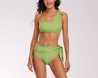 BIKINI ONE SHOULDER - Bikini deux pièces vert moyen jaune pour femme pour les vacances à la plage et la fête à la piscine