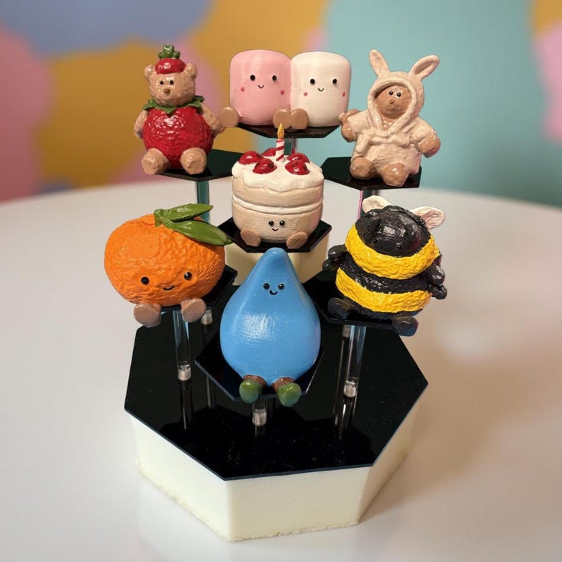 REA Polaroid fotohållare för Instax | Mjukisdjursdisplay i Jellycat-stil | Handmålad och 3D-utskriven | Unik presentidé för samlare bild 6
