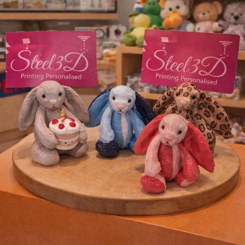 REA Polaroid fotohållare för Instax | Mjukisdjursdisplay i Jellycat-stil | Handmålad och 3D-utskriven | Unik presentidé för samlare bild 5