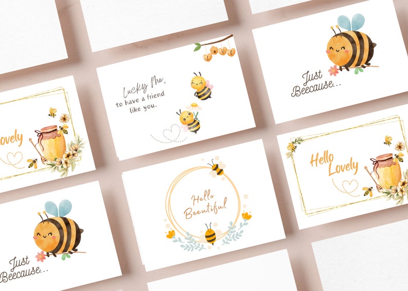 Puede incluir: Conjunto de 8 tarjetas de felicitaci&oacute;n con ilustraciones de acuarela de abejas, tarros de miel y flores. Las tarjetas tienen detalles dorados e incluyen mensajes como "Hello Lovely", "Just Because" y "Lucky Me".