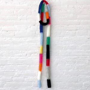 Узкий шарф ручной работы из мохера, красочный вязаный бант на шею, легкий теплый аксессуар, мягкий шарф из шерстяной смеси, подарок для нее.