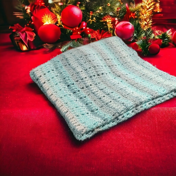 Crochet lap blanket "Aquamarine Dreams"