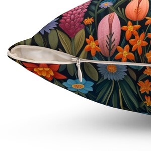 Quadratisches Kissen, skandinavisches Wildblumen-Dekokissen, Volkskunst-Kissen, nordisches Dekokissen, Schlafzimmer-Dekokissen, dänisches Wohnzimmerkissen, Geschenkidee Bild 6