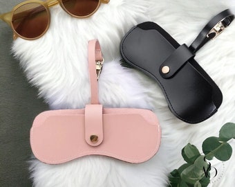 PU Leather Sunglasses Case for Women, Leather Portable Sunglasses Pouch for Her, Leather Travel Glasses Storage, Attachable Glasses Case.