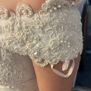 Vintage wedding dress size 10 off the shoulder (dress #59)