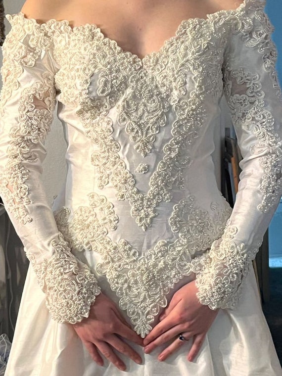 off the shoulder Vintage wedding Gown  (Dress #73) - image 7