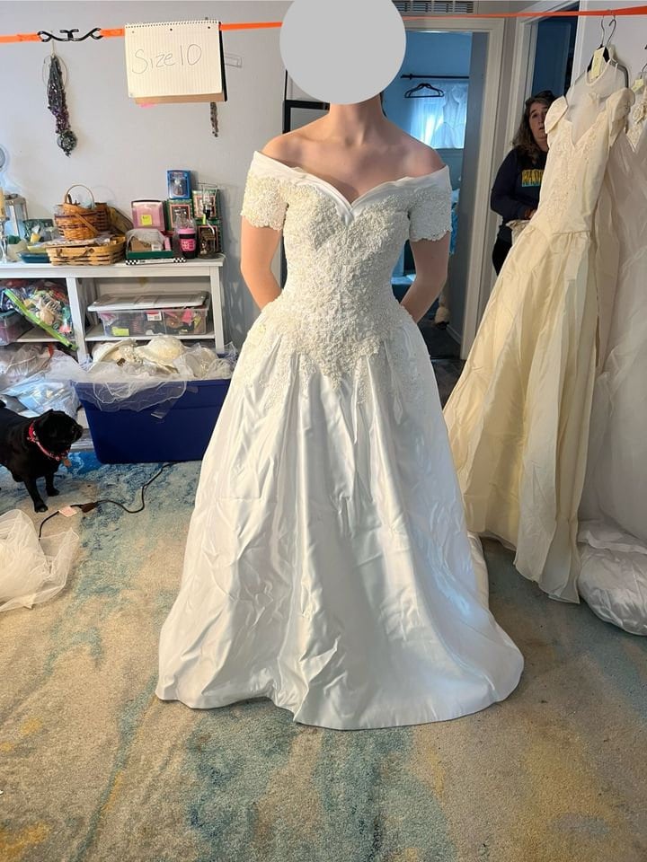 Vintage 90's Off Shoulder Wedding Dress Size 8 (Dress #51)
