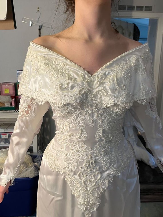 Vintage 90's wedding dress size 10. (dress #68) - image 3