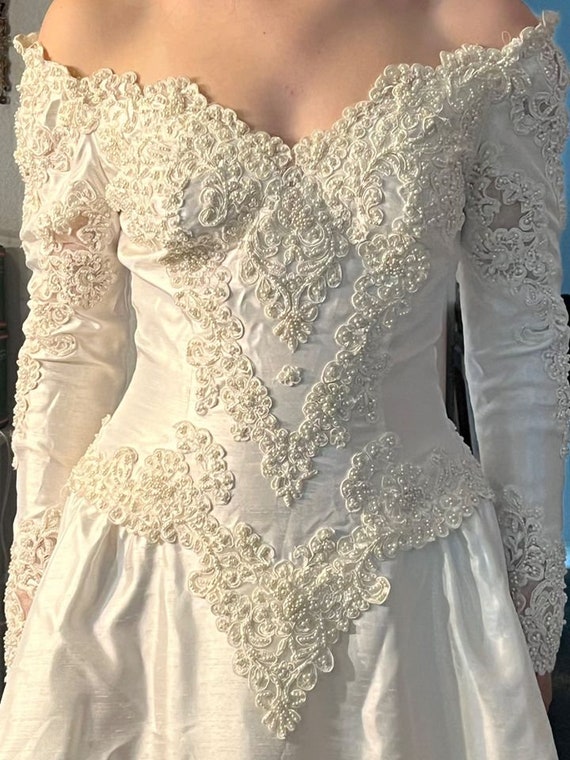 off the shoulder Vintage wedding Gown  (Dress #73) - image 8
