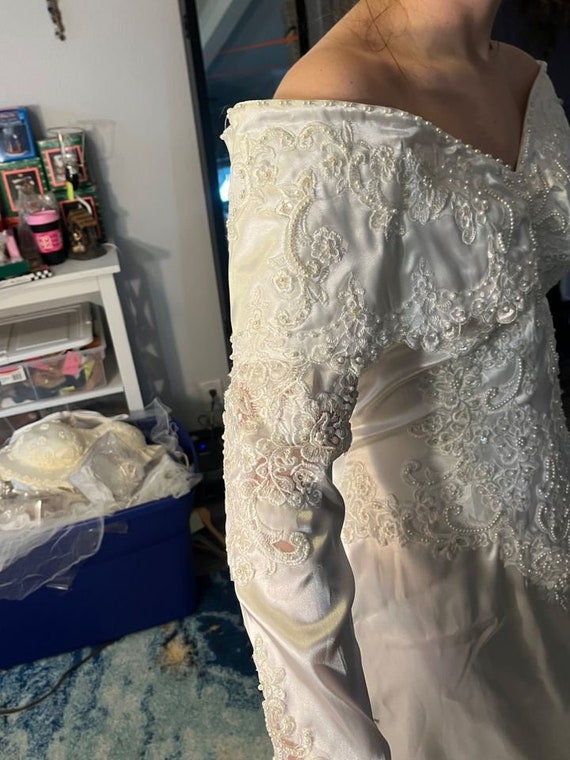 Vintage 90's wedding dress size 10. (dress #68) - image 5