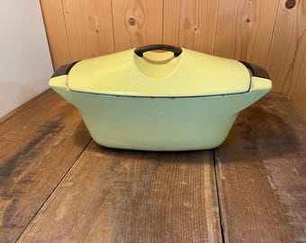 Le Creuset 4.5 litre casserole dish, designed by Raymond Loewy