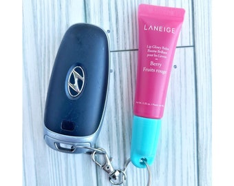 Laneige Lip Gloss - Soporte para bálsamo labial - Soporte para lápiz labial - Accesorios para llaveros - Accesorios para el automóvil - Brillo labial - Carrete para insignia de enfermera - Regalo para ella