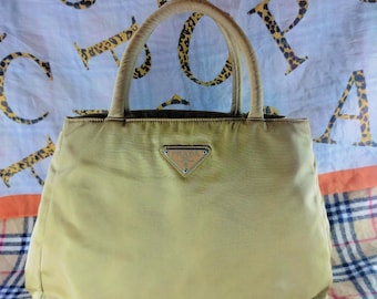 Bolso mini PRADA de nailon con asa superior en color beige (Auténtico)