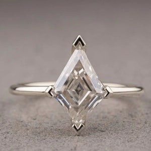 2CT Lozenge Moissanite Engagement Ring, 14K Yellow Gold Kite Cut Diamond Wedding Ring, Kite Shape Solitaire Anniversary Ring, Gift For Women
