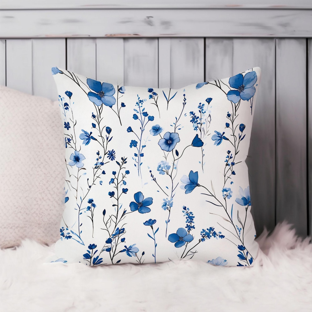 Blue Floral Throw Pillowsnull