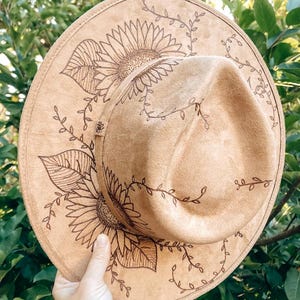 Boho Floral Fedora Hat &quot;Sunflowers&quot; | Hand-Drawn Vegan Suede Wide Brim Hat for Women | Whimsical Festival Fashion Accessory | Custom Hat