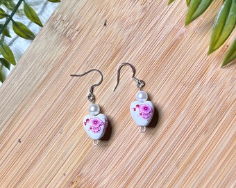 dainty white wedding jewelry vintage porcelaine heart earring floral painted ceramic earring gift for mom daughter tea pot inspired ceramics