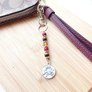 Llavero personalizado con cuentas del signo zodiacal Leo, dije para bolso personalizado con cristal de ojo de tigre, accesorio para billetera con temática de horóscopo astrológico, lindo llavero.