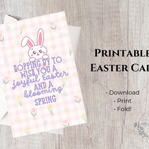 Osterkarte mit niedlichem Hasen, Frühlingsblüten und rosa Vichy-Karo-Design | Sofortiger Download zum Ausdrucken zu Hause | Last-Minute-Geschenke