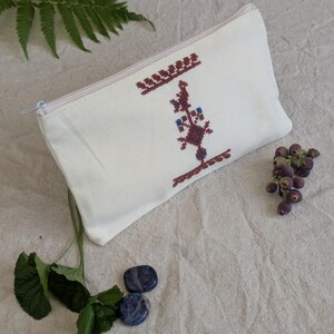 Personalized Hand Embroidered Embroidery Pouch, Canvas Wallet, Handmade Makeup Bag, Bridesmaid Gift, Coin Purse, Embroidery Bag