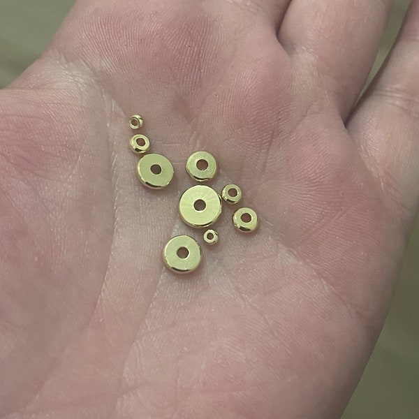 100 pièces de petites perles d'espacement plates rondes remplies d'or 18 carats, perles de bracelet, perles d'espacement de disque pour bracelet bijoux collier fabrication d'approvisionnement