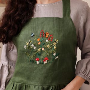 Hand Embroidered Mushroom Apron, Personalized Hand Embroidered, Butterfly Embroidered Apron, Gift for her, Natural Embroidery Linen Apron