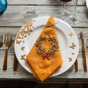 Embroidered Christmas Napkins - Premium linen handmade festive dinner napkins - christmas table gift set, wedding napkins