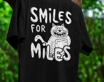 Funny Cat Shirt with Smiles, Whimsical Graphic Tee for Animal Lovers, Cheerful Pet-Inspired Clothing, Creative Gift for Cat Enthusiasts