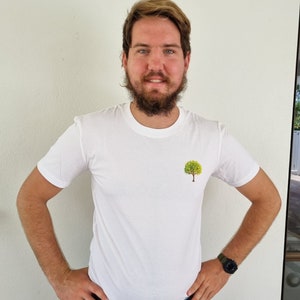 Unisex Tree T-shirt made of Organic Cotton